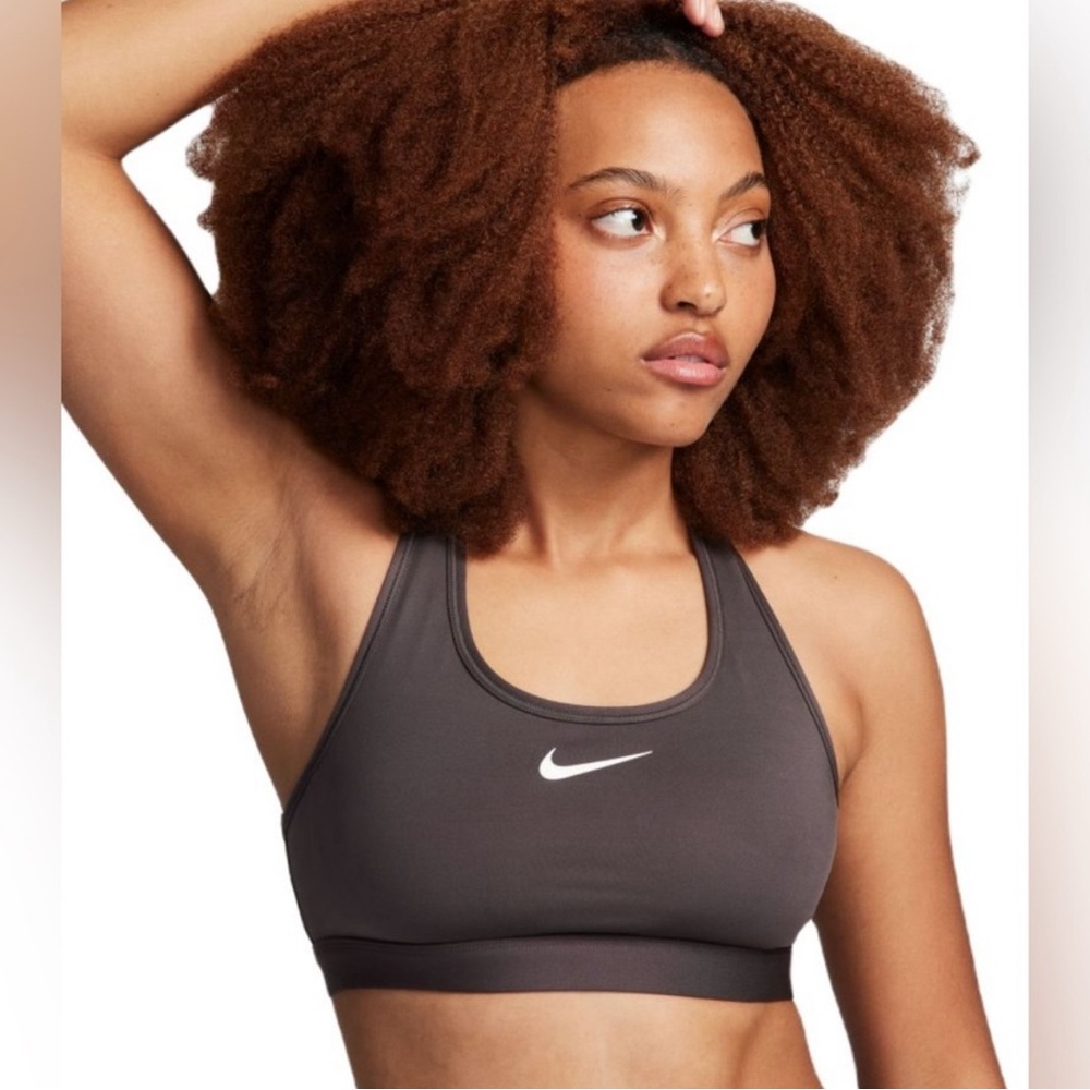 Nike Swoosh Medium Support Padded Racerback Women’s Medium Ash Sports Bra
